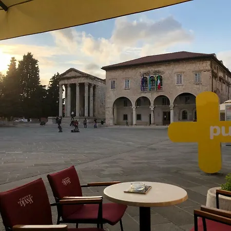 Lägenhet Vecchio Mercato Pula